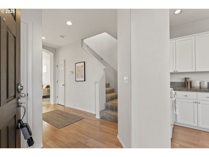 Property Photo:  6262 SW 205th Ave  OR 97078