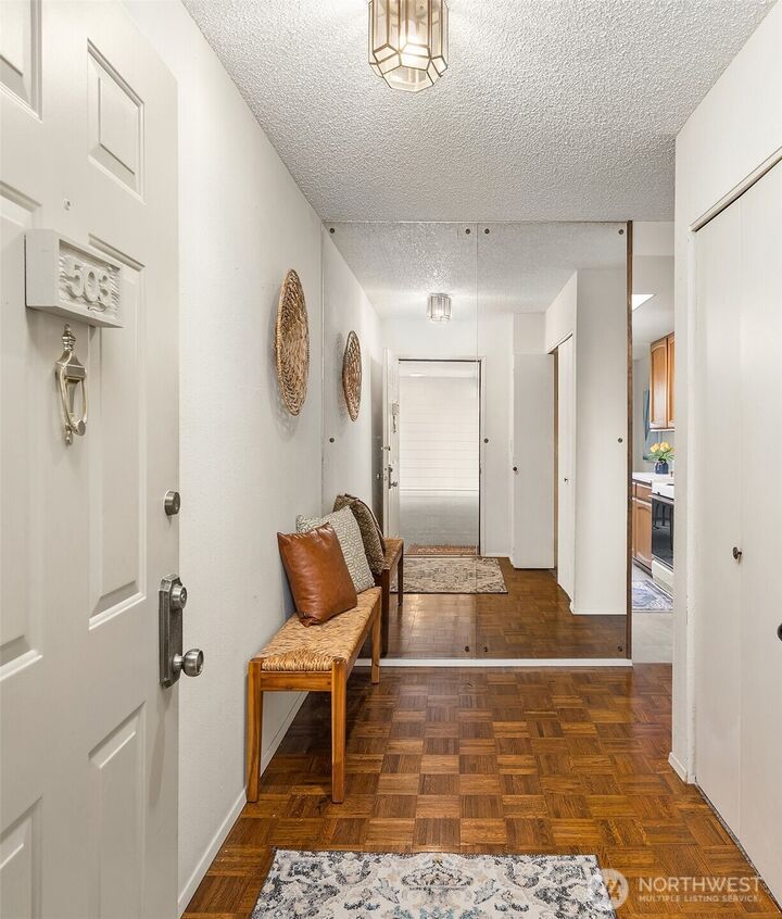 Property Photo: 9710 5th Avenue NE 503 WA 98115