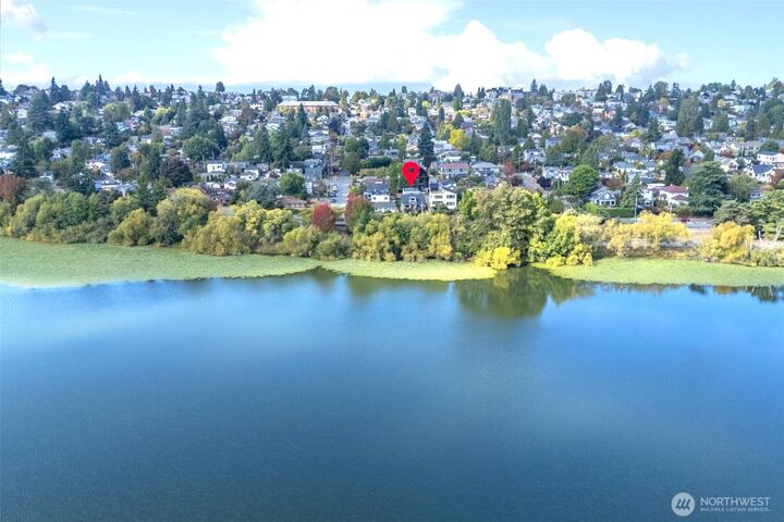 Property Photo:  6709  Aurora Avenue N  WA 98103 