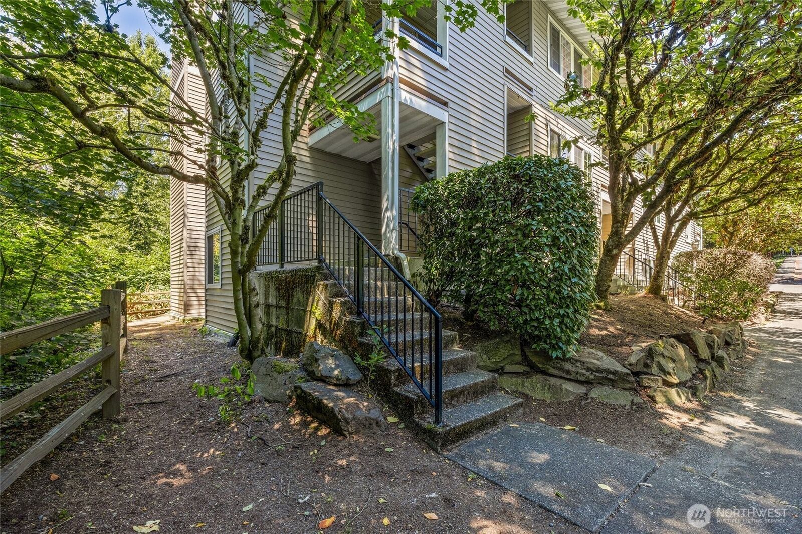 Property Photo: 9822 NE 122nd Street U201 WA 98034