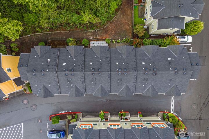 Property Photo:  23000 NE 8th E5  WA 98074 