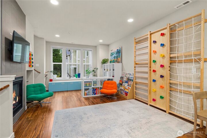 Property Photo:  23000 NE 8th E5  WA 98074 