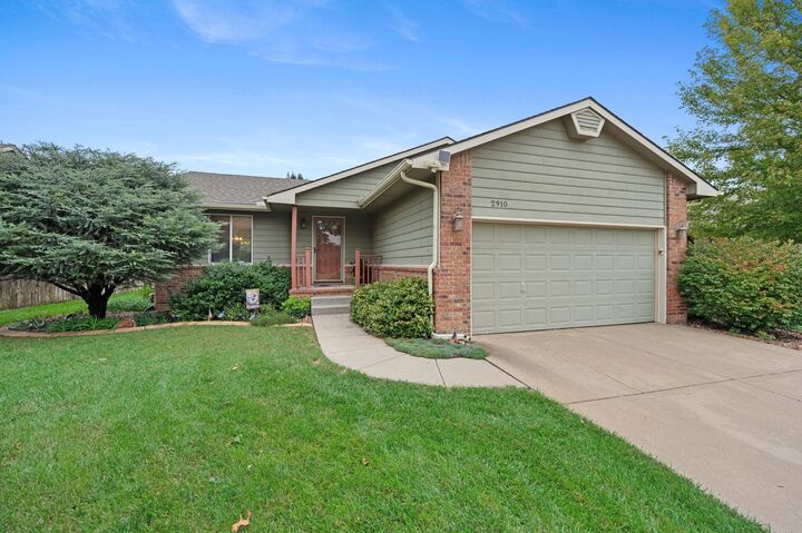 Property Photo: 2910 E Kite St KS 67219