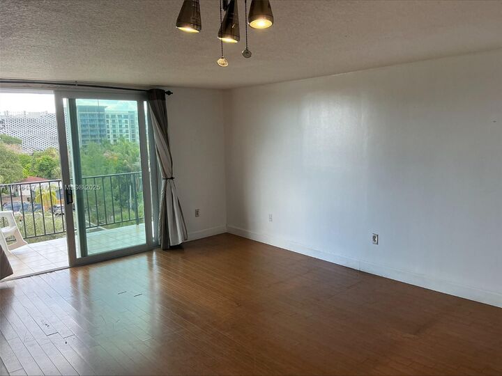 Property Photo: 12500 NE 15th Ave 512 FL 33161