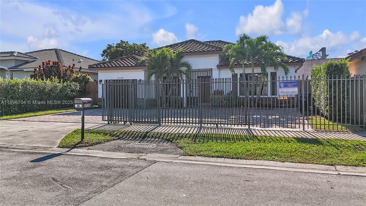 Property Photo: 27109 SW 133rd Ct FL 33032