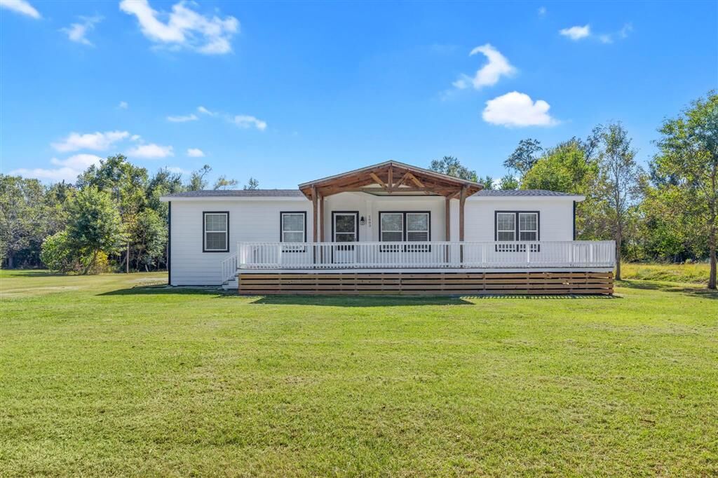 Property Photo: 2861 Odis Vincent Road LA 70663