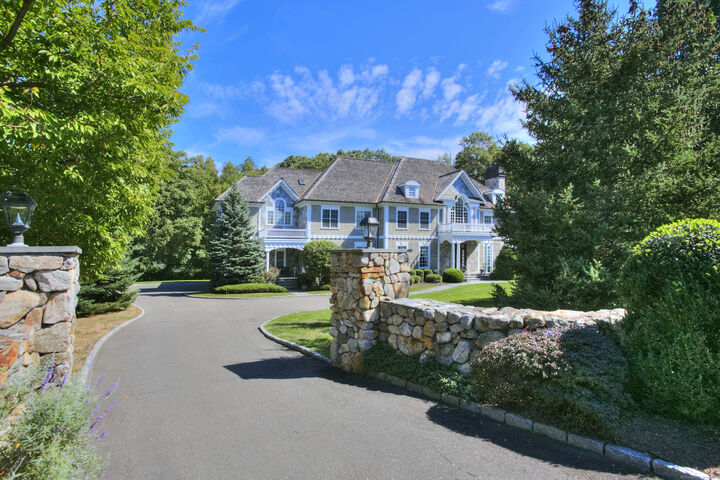 88 Merry Meet Center  Fairfield CT 06824 photo