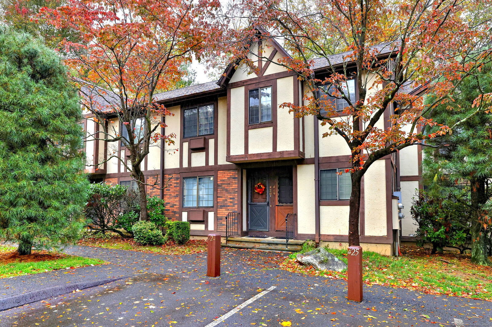 Property Photo:  420 Swanson Crescent 420  CT 06461 
