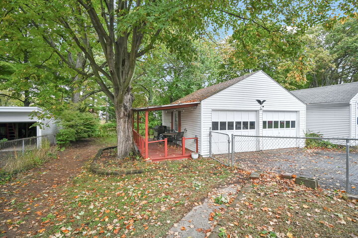 Property Photo:  41 Delmont Street  CT 06042