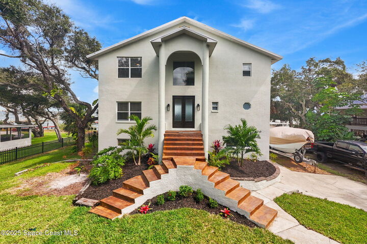 Property Photo:  830 S Banana River Drive  FL 32952 