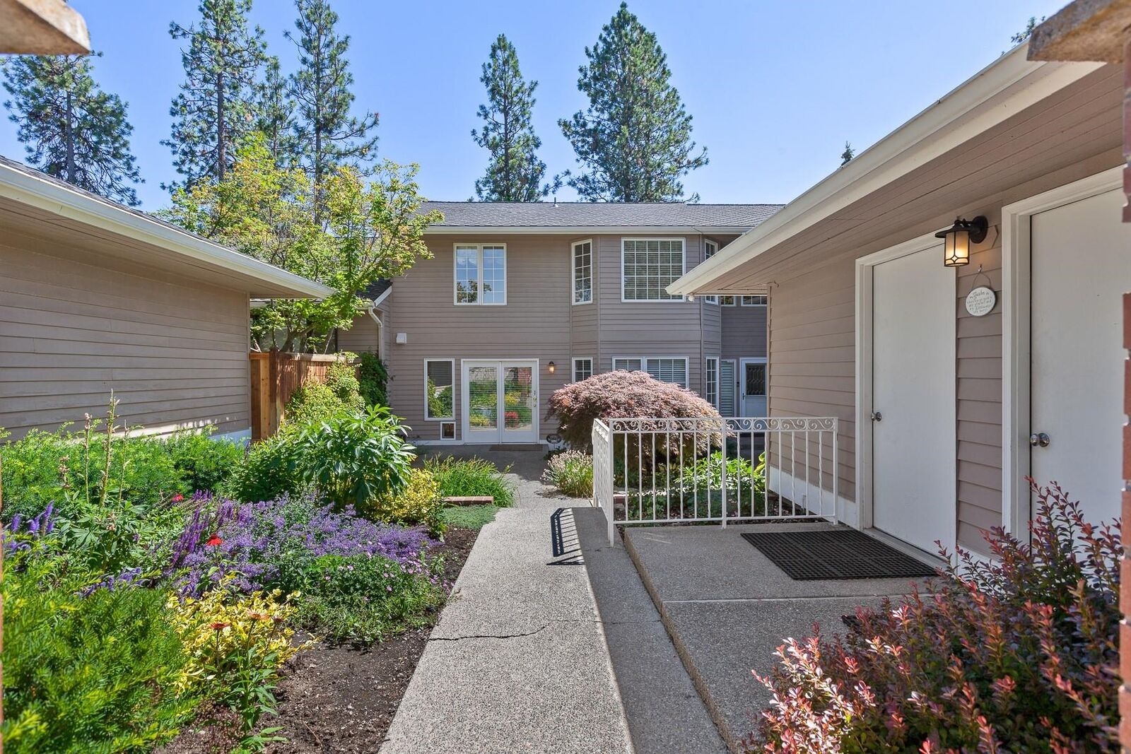Property Photo: 731 E Inverness Ln WA 99223