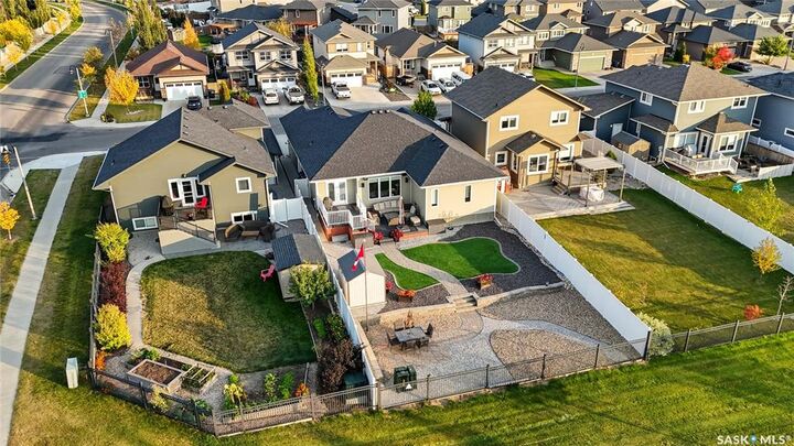 Property Photo: 106 Pringle Crescent SK S7T 0S3