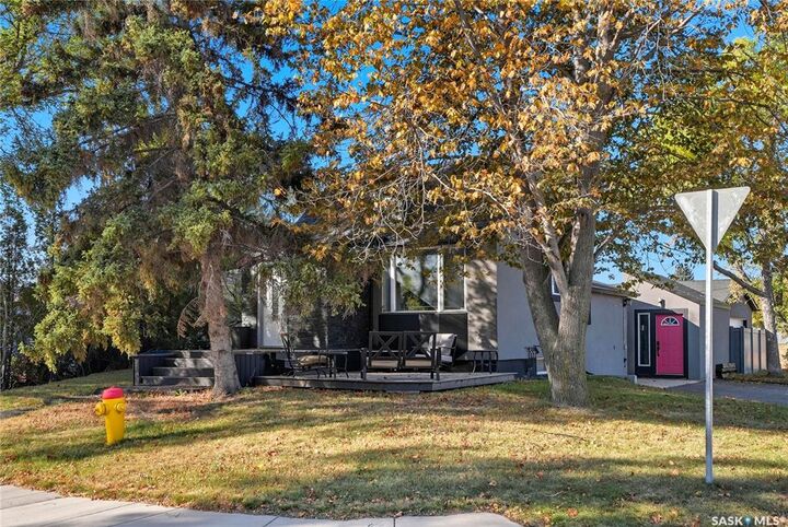 1041 L Avenue N  Saskatoon SK S7L 2R7 photo