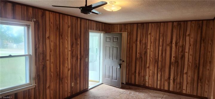 Property Photo: 122 Hill Street NC 28659