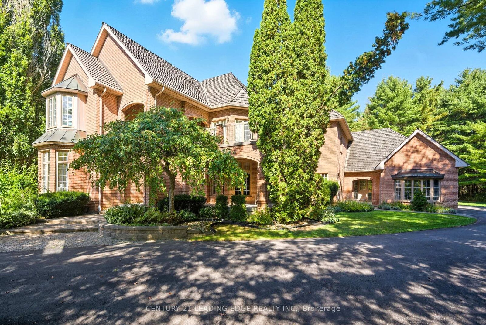 Photo de la propriété:  8 Bunhill Court  ON L1Z 1X5