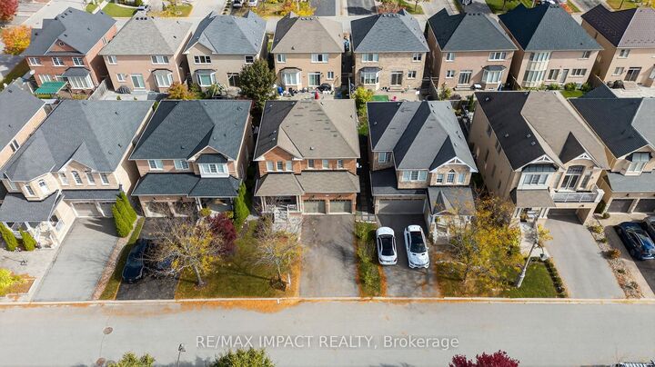 Property Photo: 37 Braith Crescent ON L4A 0B9