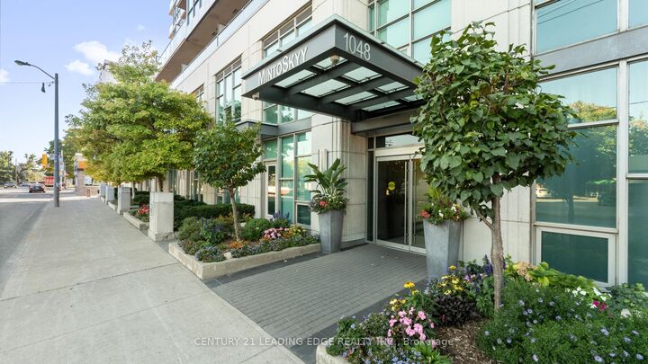 Photo de la propriété: 1048 Broadview Avenue 1602 ON M4K 2B8