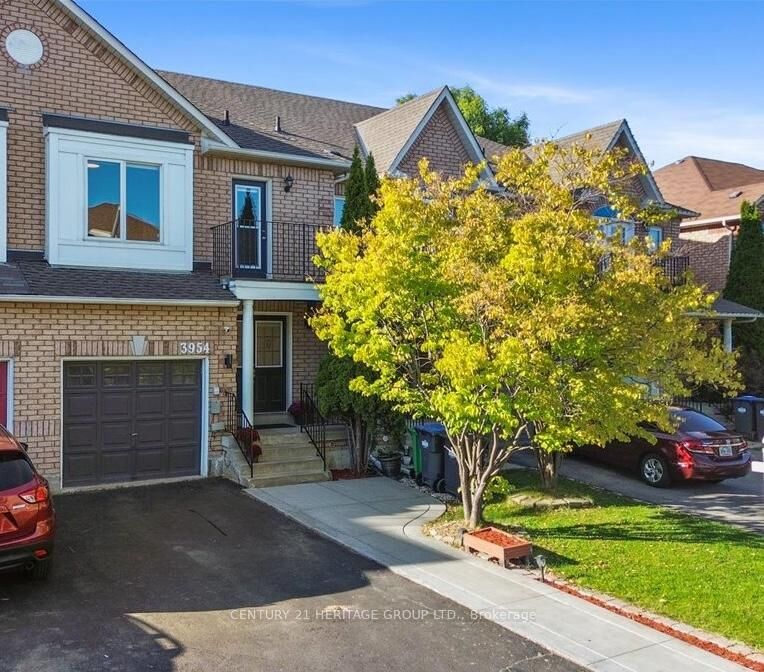 Property Photo: 3954 Coachman Circle ON L5M 6R3