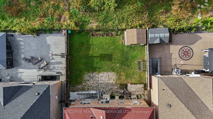 Property Photo:  73 Woodvalley Drive  ON L7A 1Z3