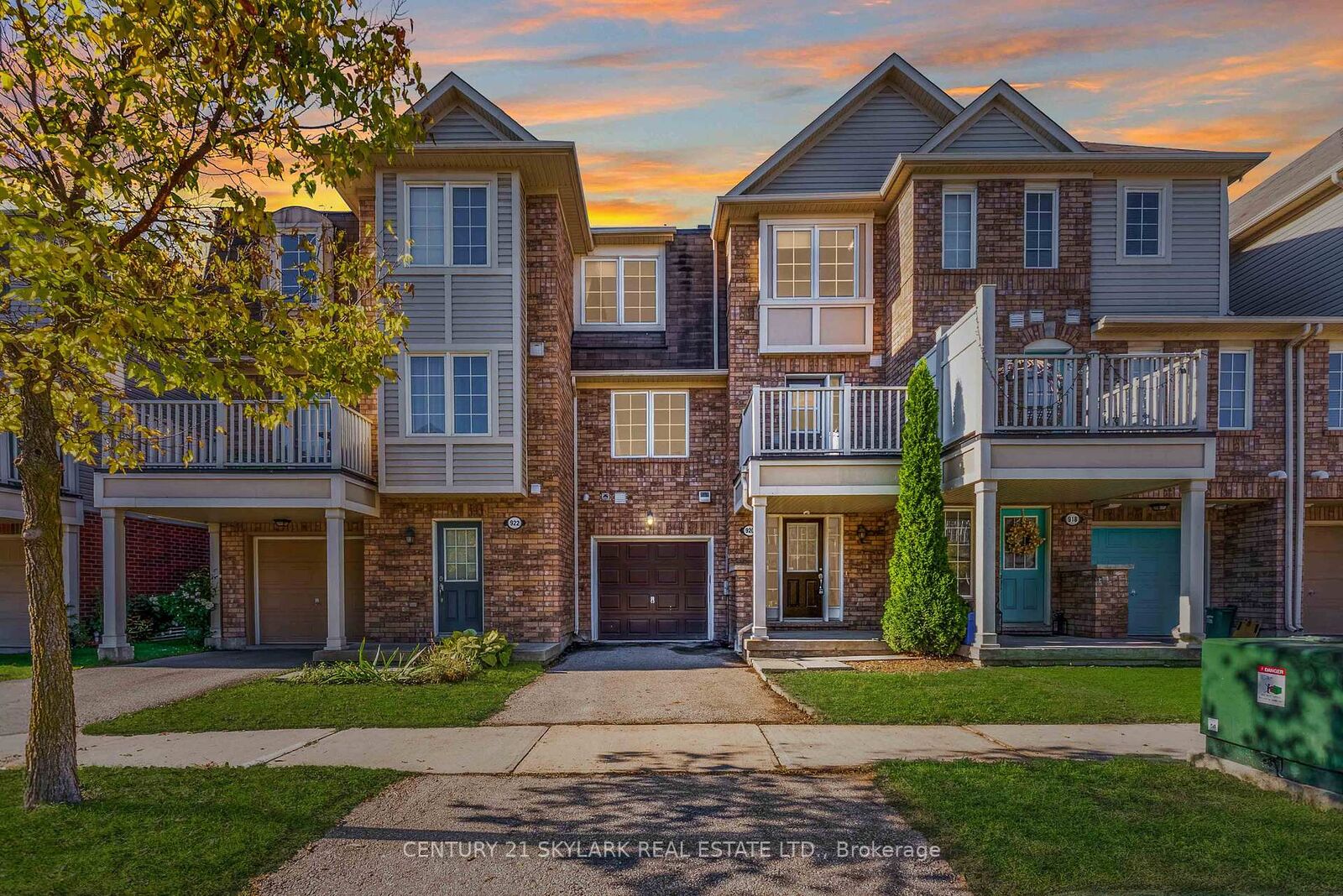 Photo de la propriété: 920 Deverell Place ON L9T 0M2