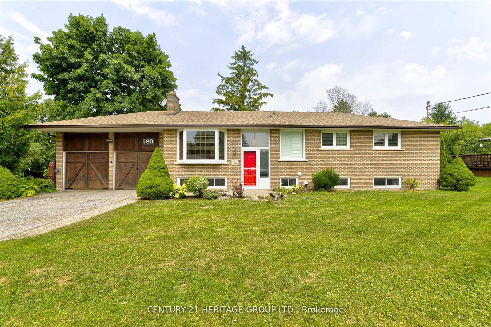 Photo de la propriété: 10 Bachly Crescent ON L7B 0E8
