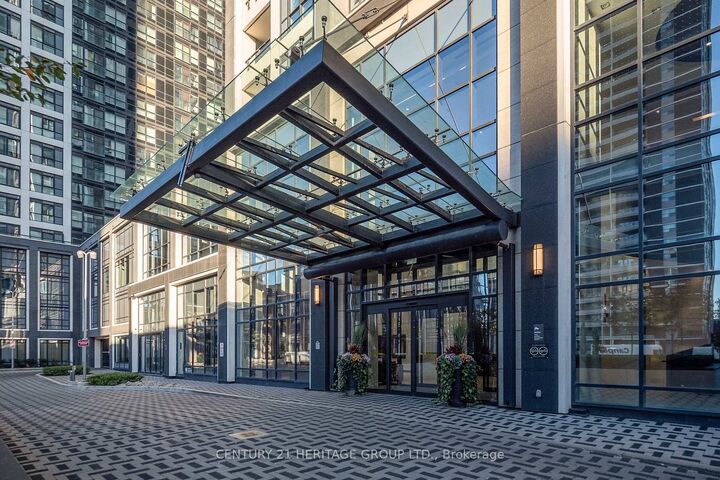 Photo de la propriété: 7 Mabelle Avenue 4302 ON M9A 4X7