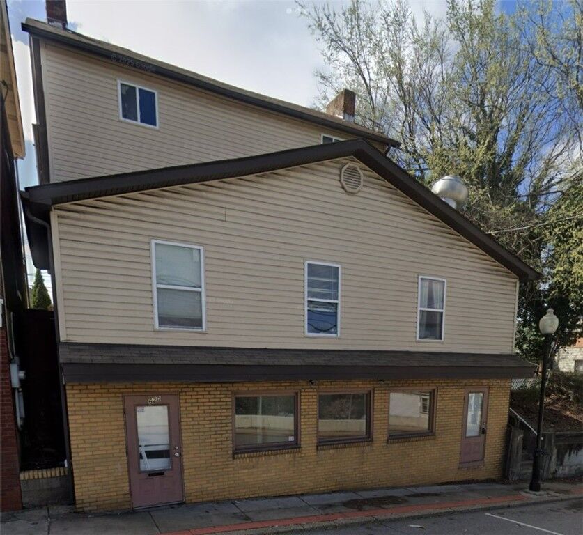 Property Photo: 620 Carothers Ave 2 PA 15106