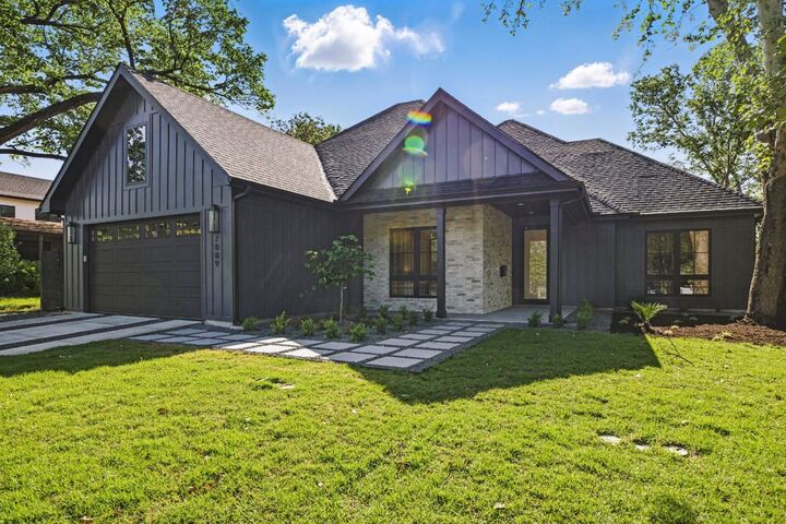 Property Photo: 7009 Daugherty TX 78757