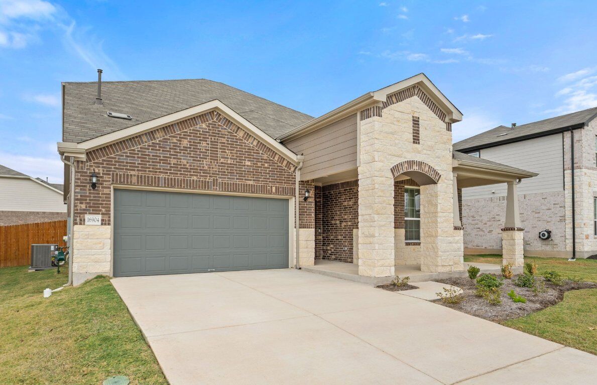 Property Photo: 16904 Santiaguillo Trace TX 78653