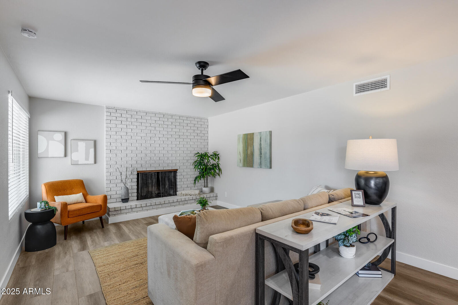 Property Photo:  1605 E Broadmor Drive  AZ 85282 