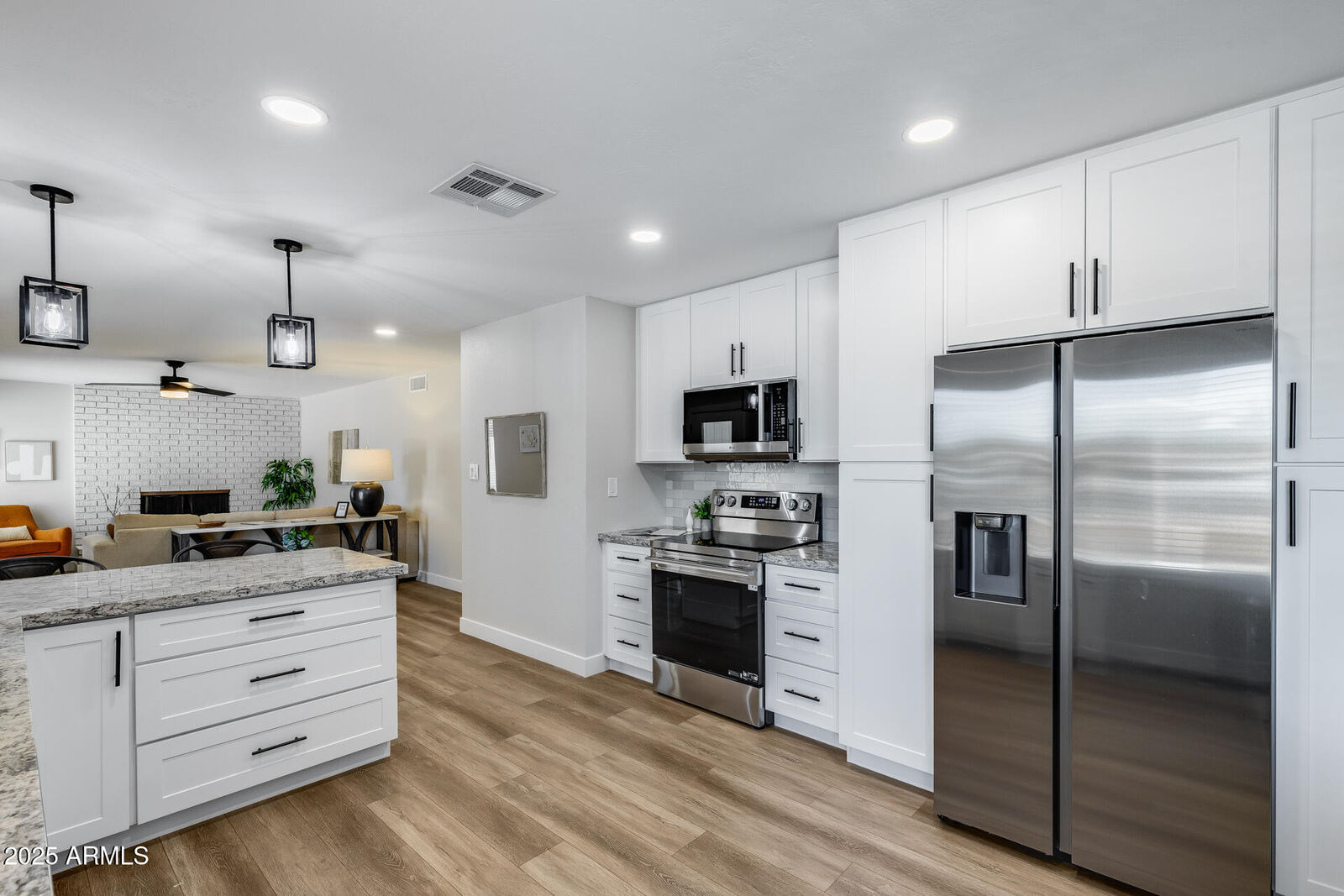 Property Photo:  1605 E Broadmor Drive  AZ 85282 