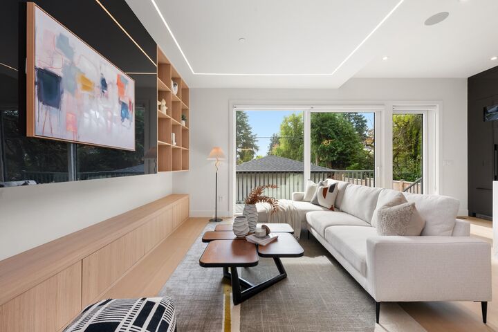 Property Photo: 3232 W 38th Avenue 2 BC V6N 2X6