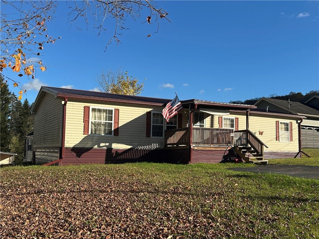 Property Photo: 7 Royal Avenue PA 16701