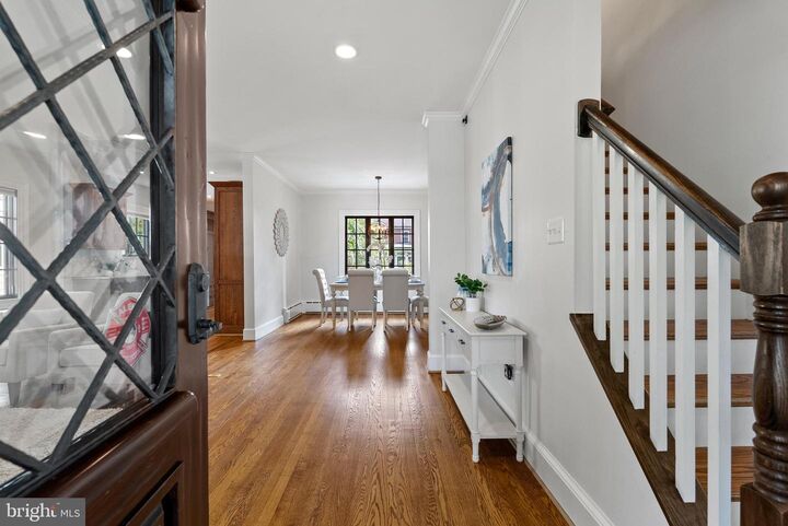 Property Photo: 200 Summers Drive VA 22301