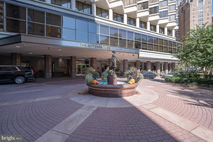 Property Photo: 202 W Rittenhouse Square 10 1205 PA 19103