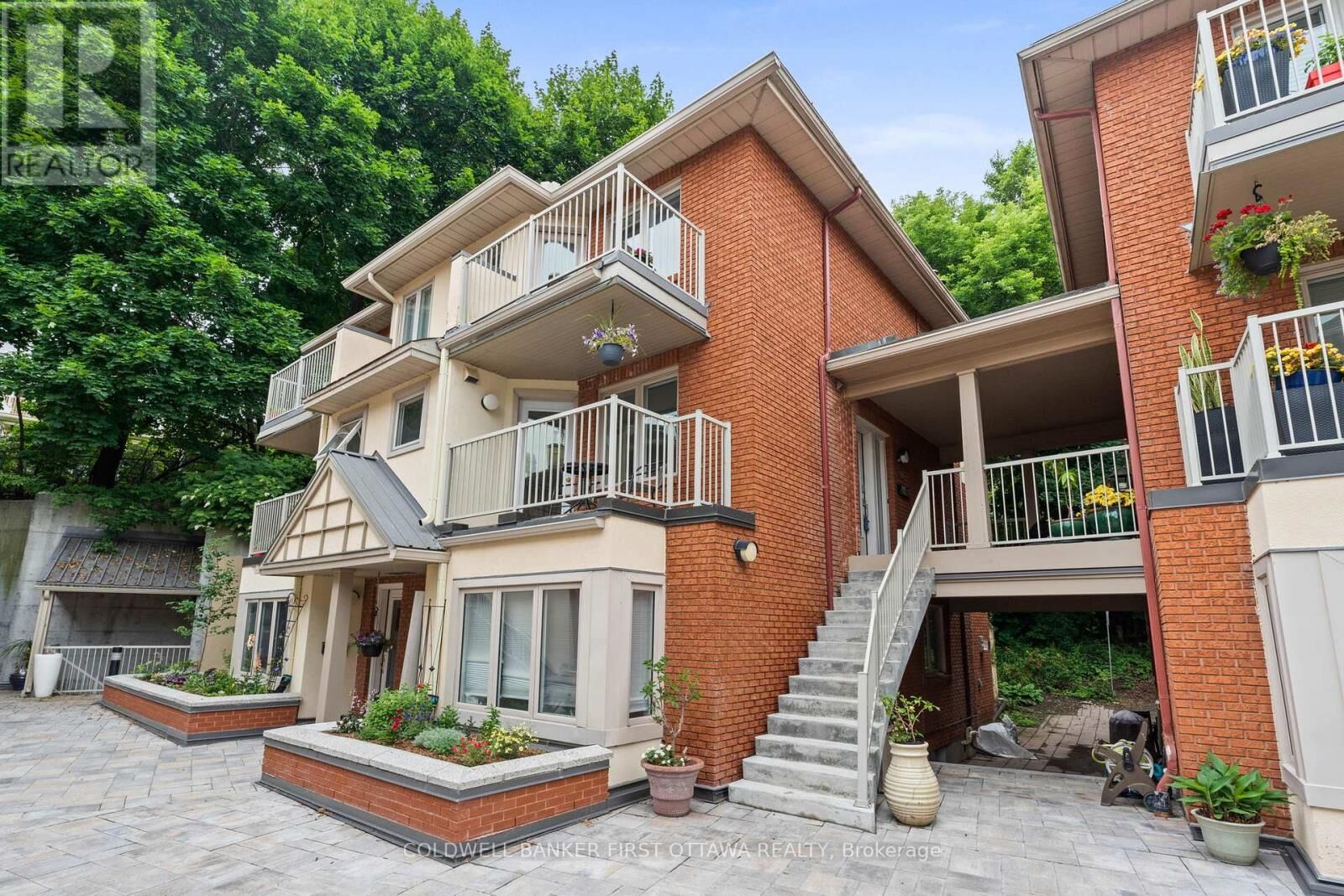 Property Photo: 250 Fountain Place 111F ON K1N 9N7