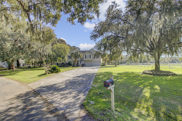 Property Photo: 3709 Plantation Pointe Road SC 29455