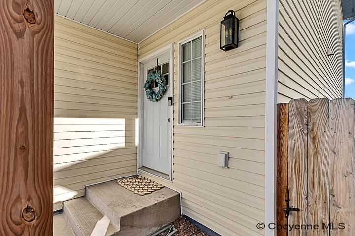 Property Photo: 506 Queens Rd WY 82007