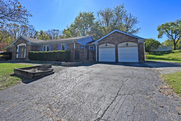 Property Photo: 1136 Inner Circle Drive OH 45240