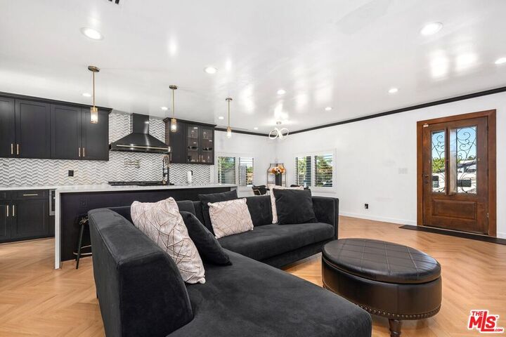 Property Photo: 3012 W 73rd St CA 90043