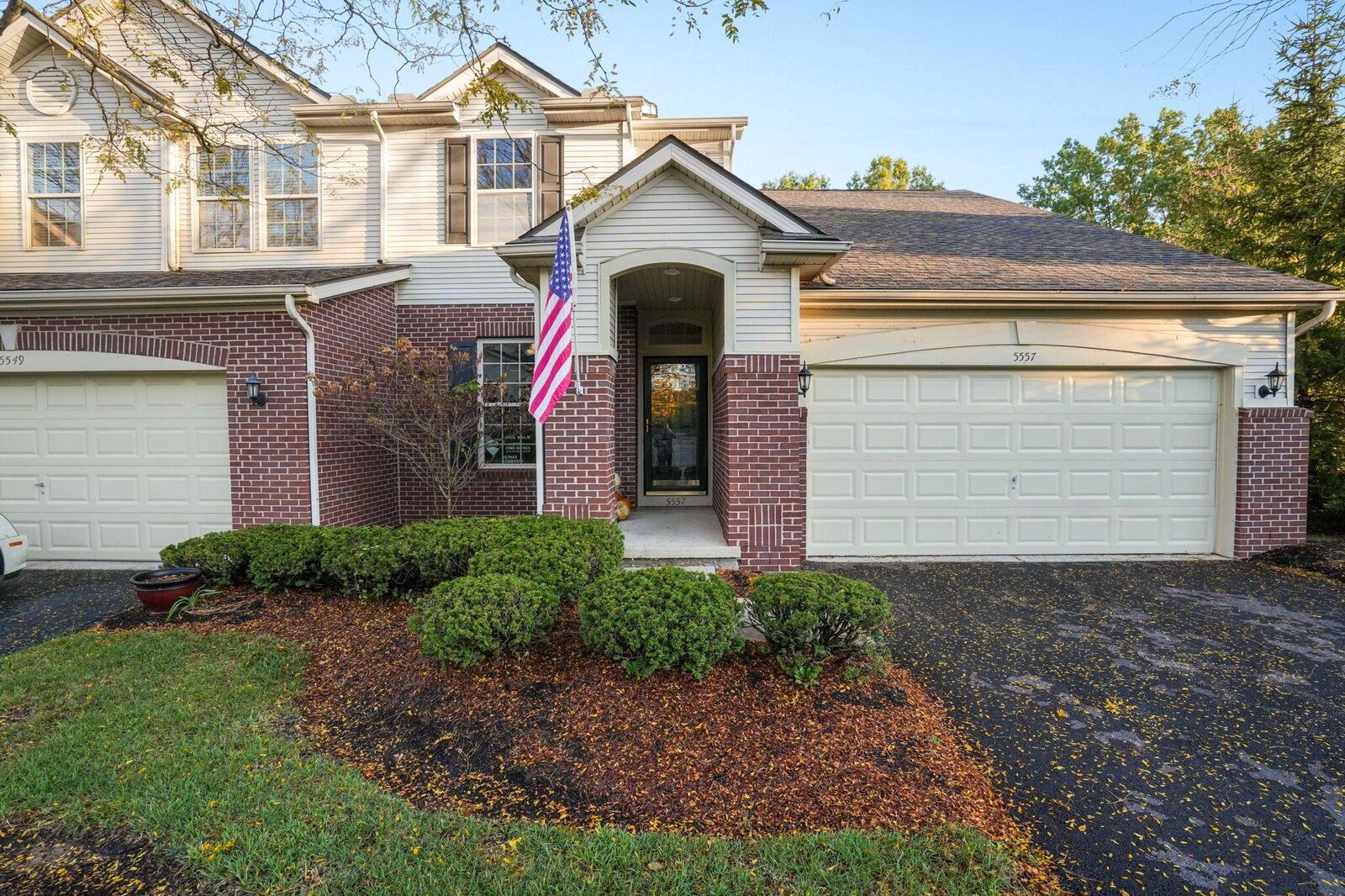 Property Photo:  5557 Edgebrook Drive  OH 43021 