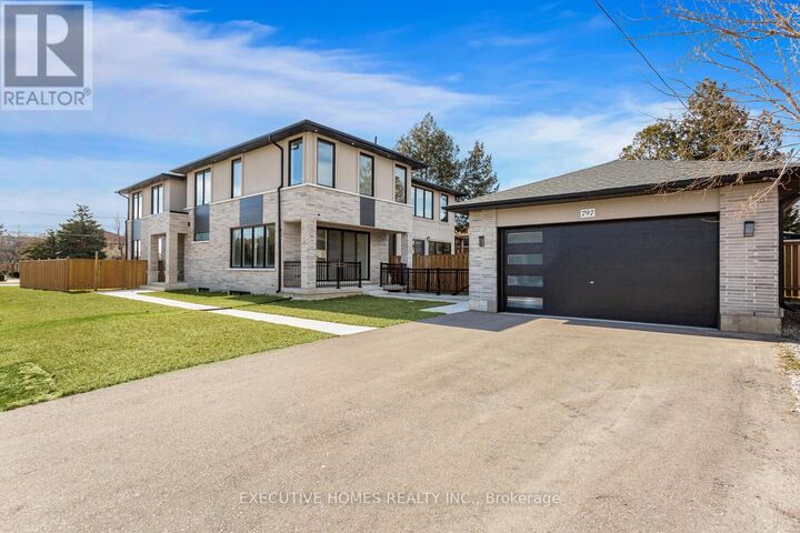 Property Photo:  797 First Street  ON L5E 1A3 