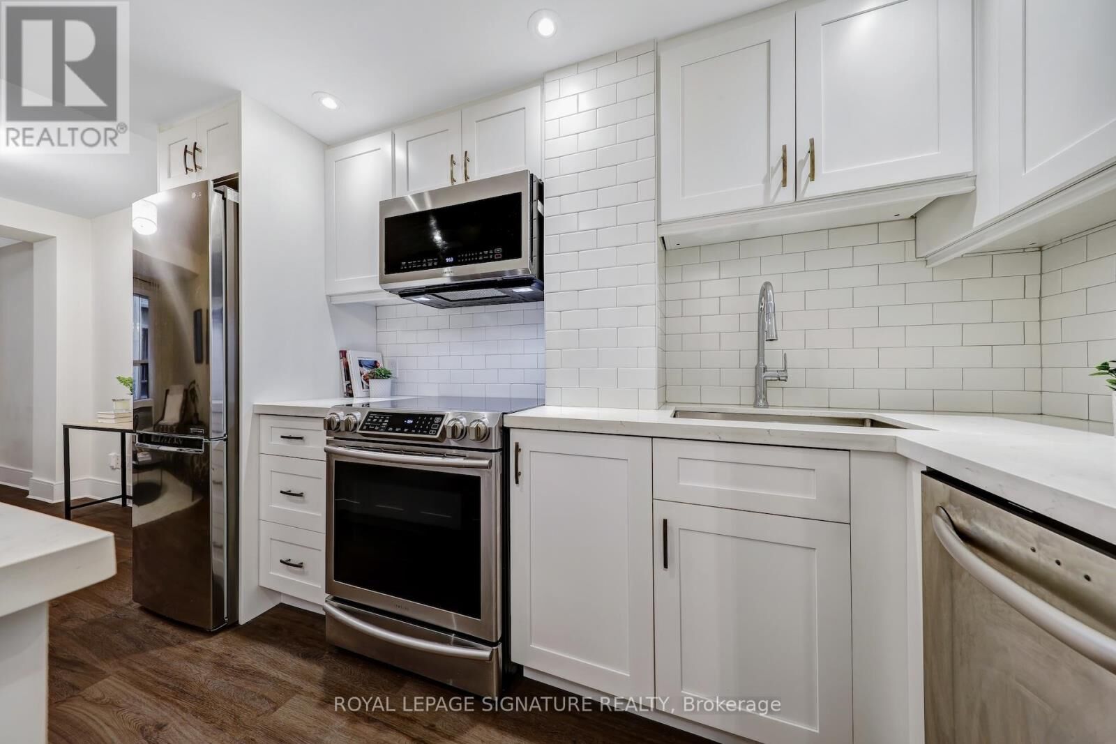 Property Photo: 88 Charles Street East 310 ON M4Y 2W7