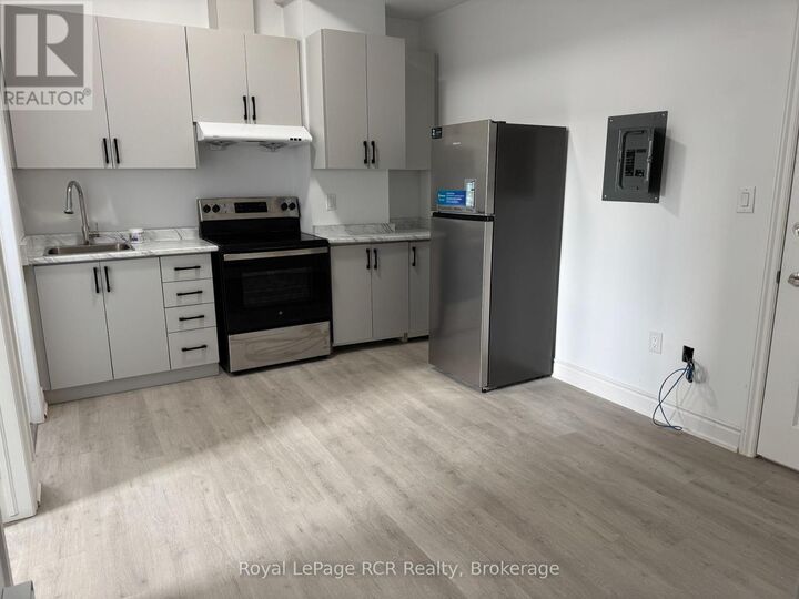 Property Photo:  828 3rd Avenue East 7  ON N4K 2K5 