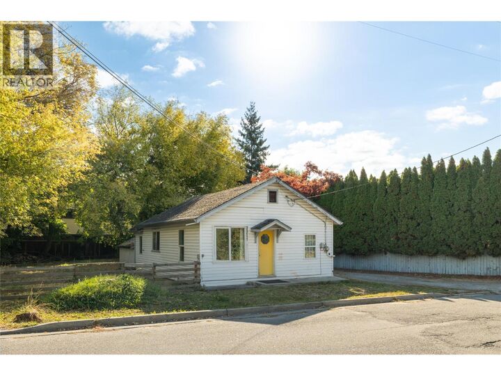 Photo de la propriété:  1923 Lindahl Street  BC V1Y 3Z6 