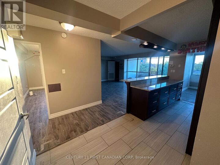 Property Photo: 389 Dundas Street 506 ON N6B 3L5