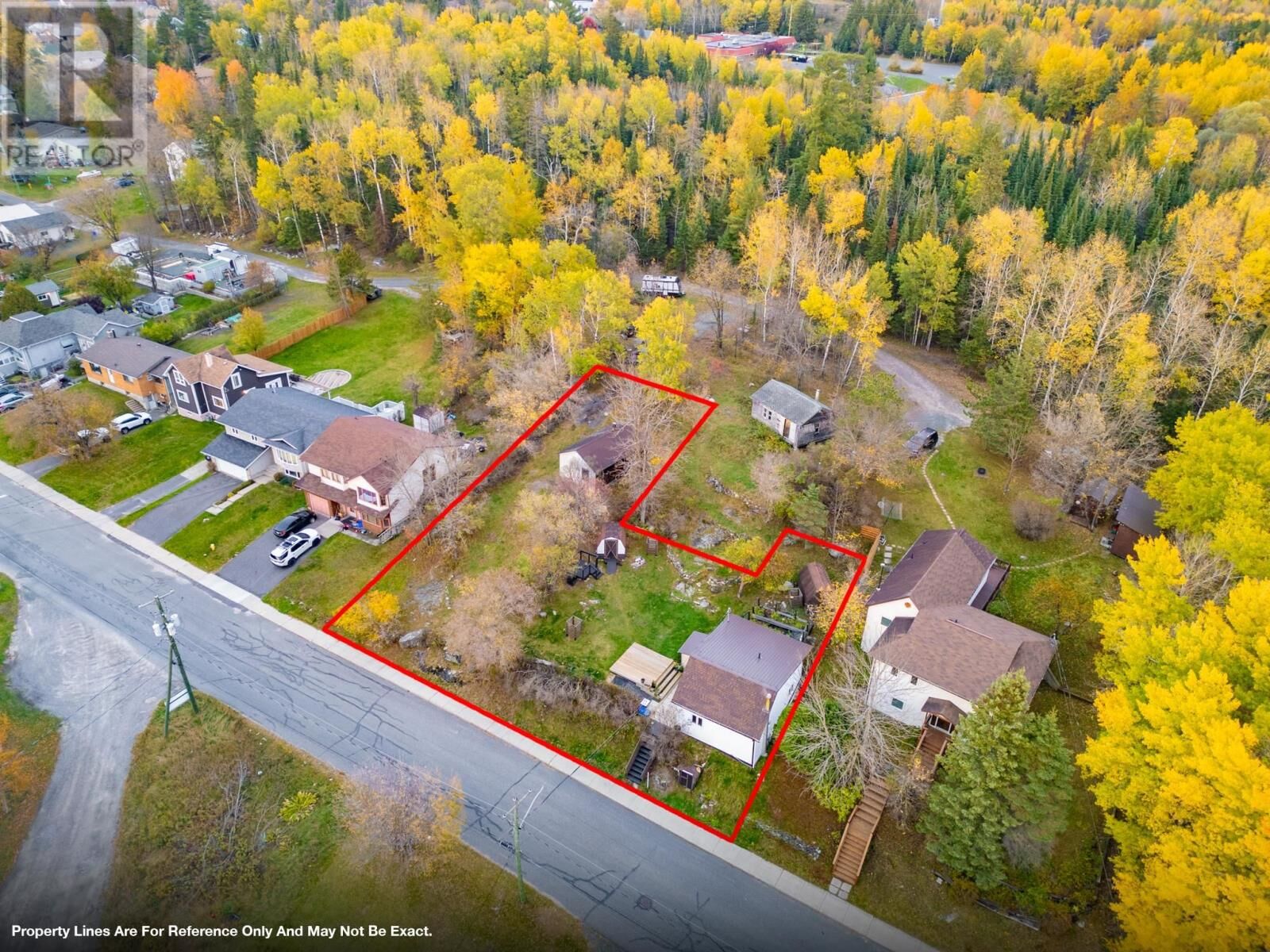 Property Photo:  875 & 869 Fourth Avenue South  ON P9N 1Z9