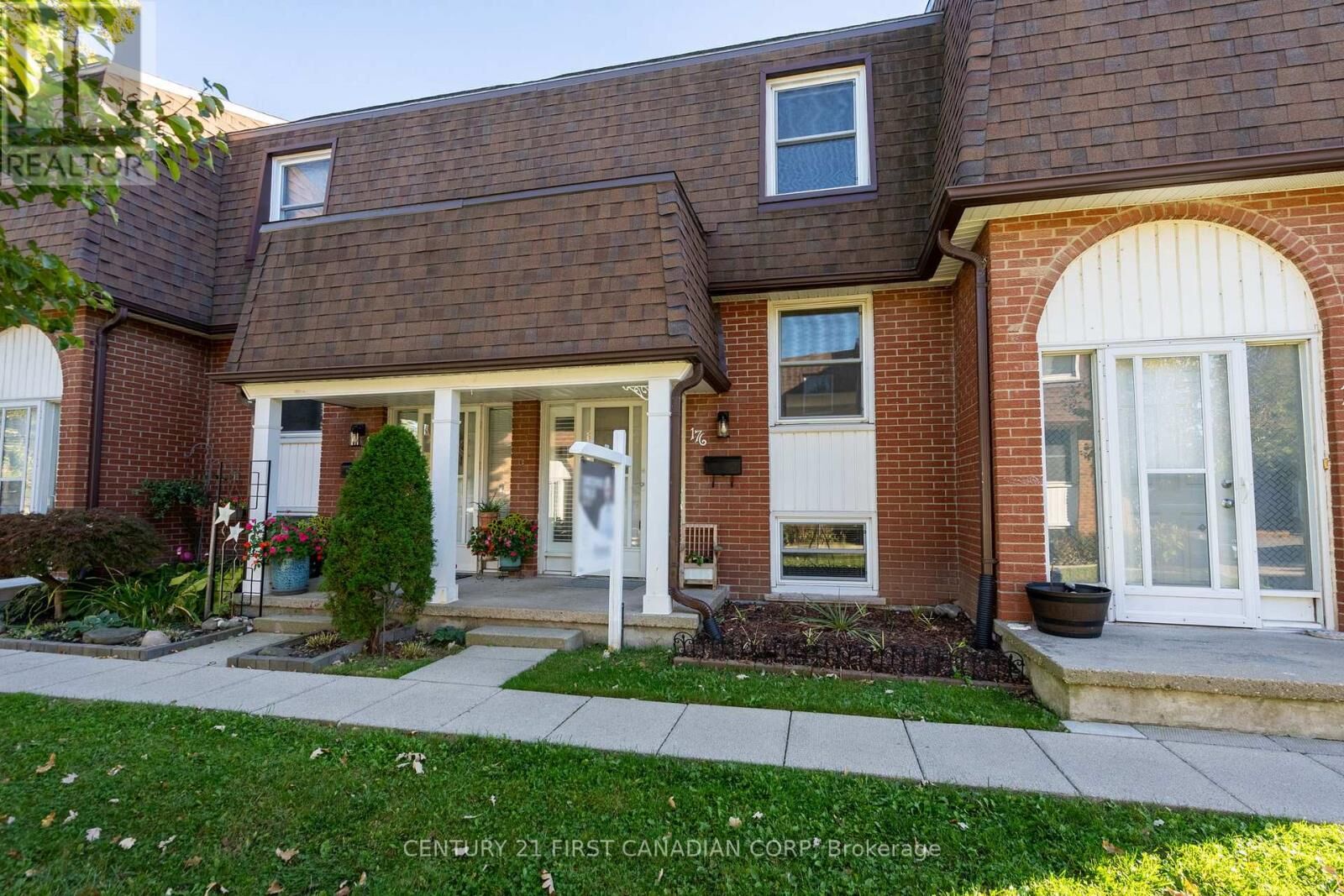 Property Photo: 176 Gardenwood Drive ON N6J 3Z9