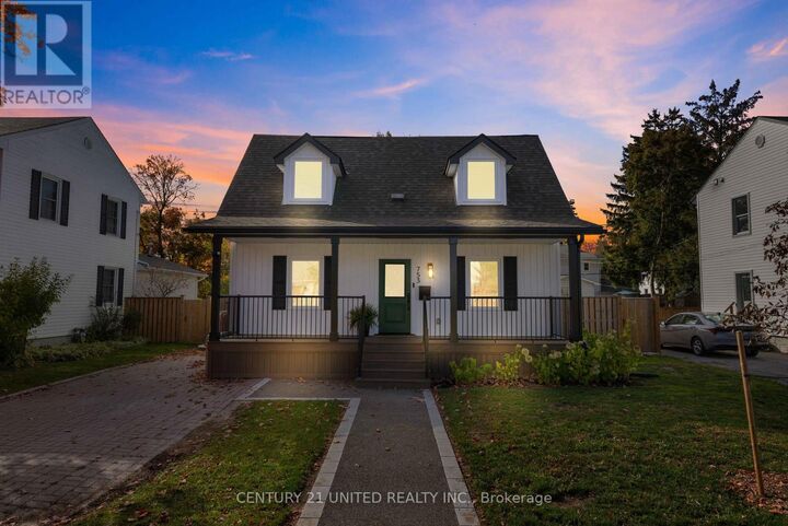 Property Photo: 753 Chesterfield Avenue ON K9H 4Y1