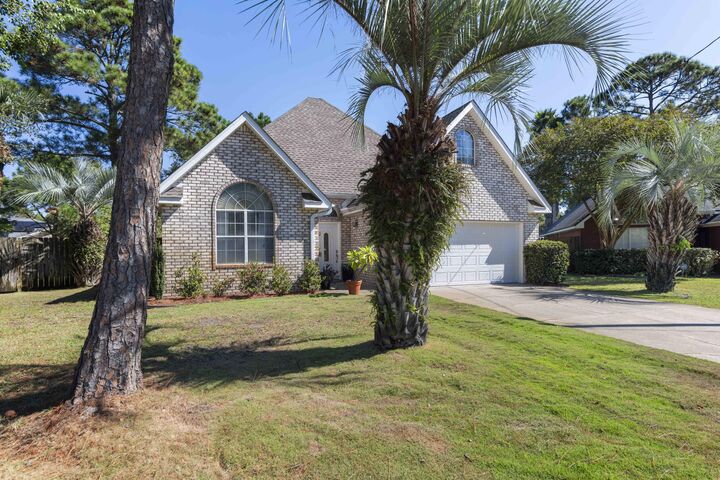 Property Photo: 159 Mariner Way FL 32550